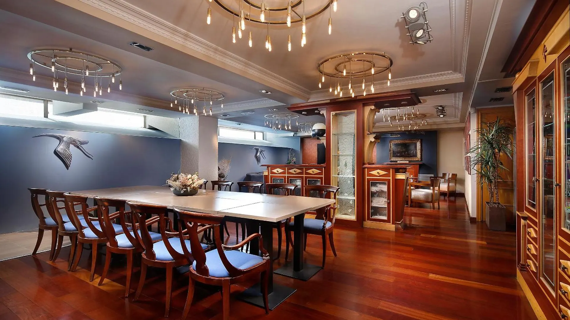 Apartaments-Hotel Hispanos 7 Suiza Barcelona 4*,  Spain