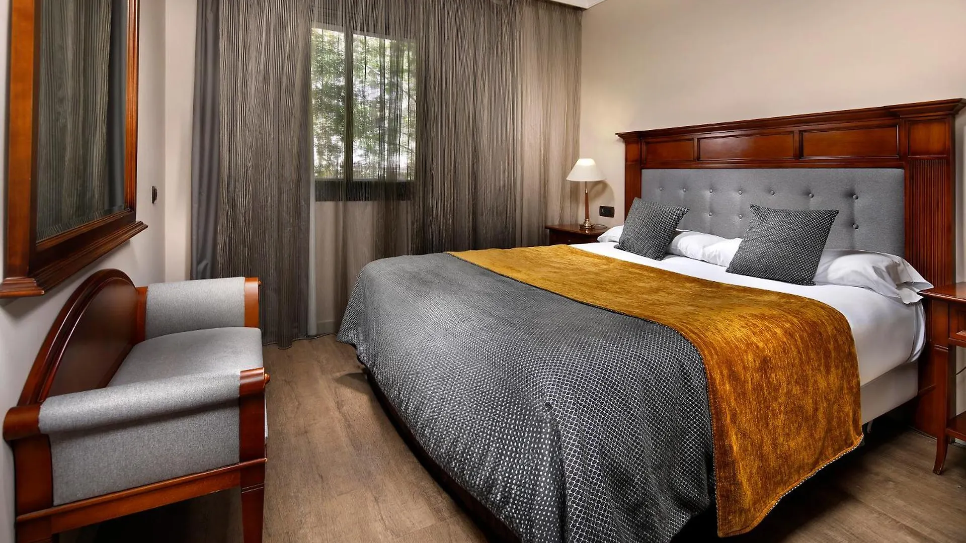 Apartaments-Hotel Hispanos 7 Suiza Barcelona