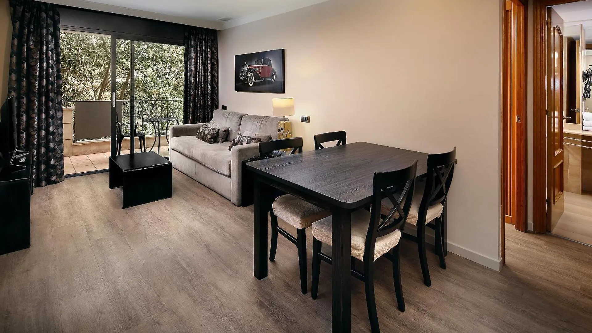 Apartaments-Hotel Hispanos 7 Suiza Barcelona Spain