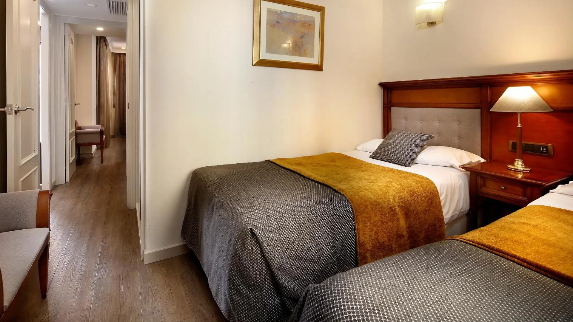 Apartaments-Hotel Hispanos 7 Suiza Barcelona Aparthotel