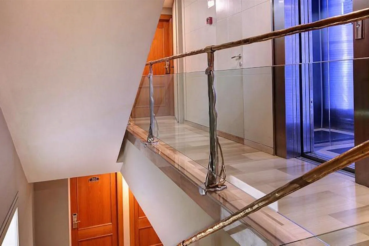 Apartaments-Hotel Hispanos 7 Suiza Barcelona 4*,  Spain