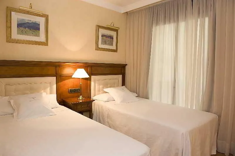Apartaments-Hotel Hispanos 7 Suiza Barcelona 4*,  Spain