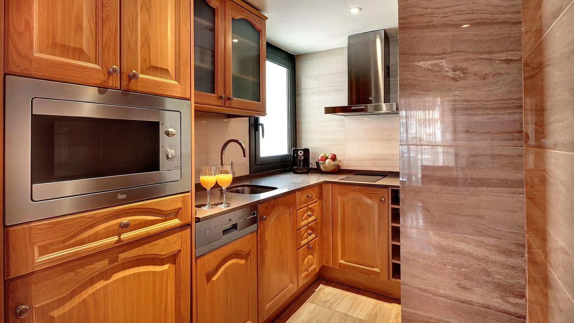 Apartaments-Hotel Hispanos 7 Suiza Barcelona