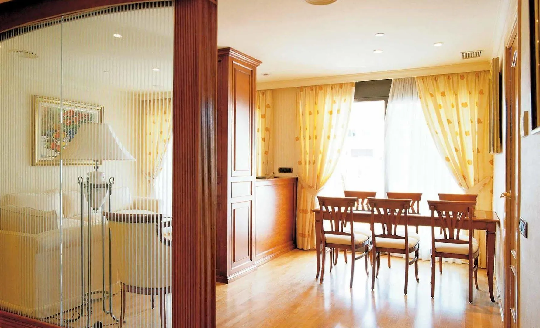 Apartaments-Hotel Hispanos 7 Suiza Barcelona Aparthotel