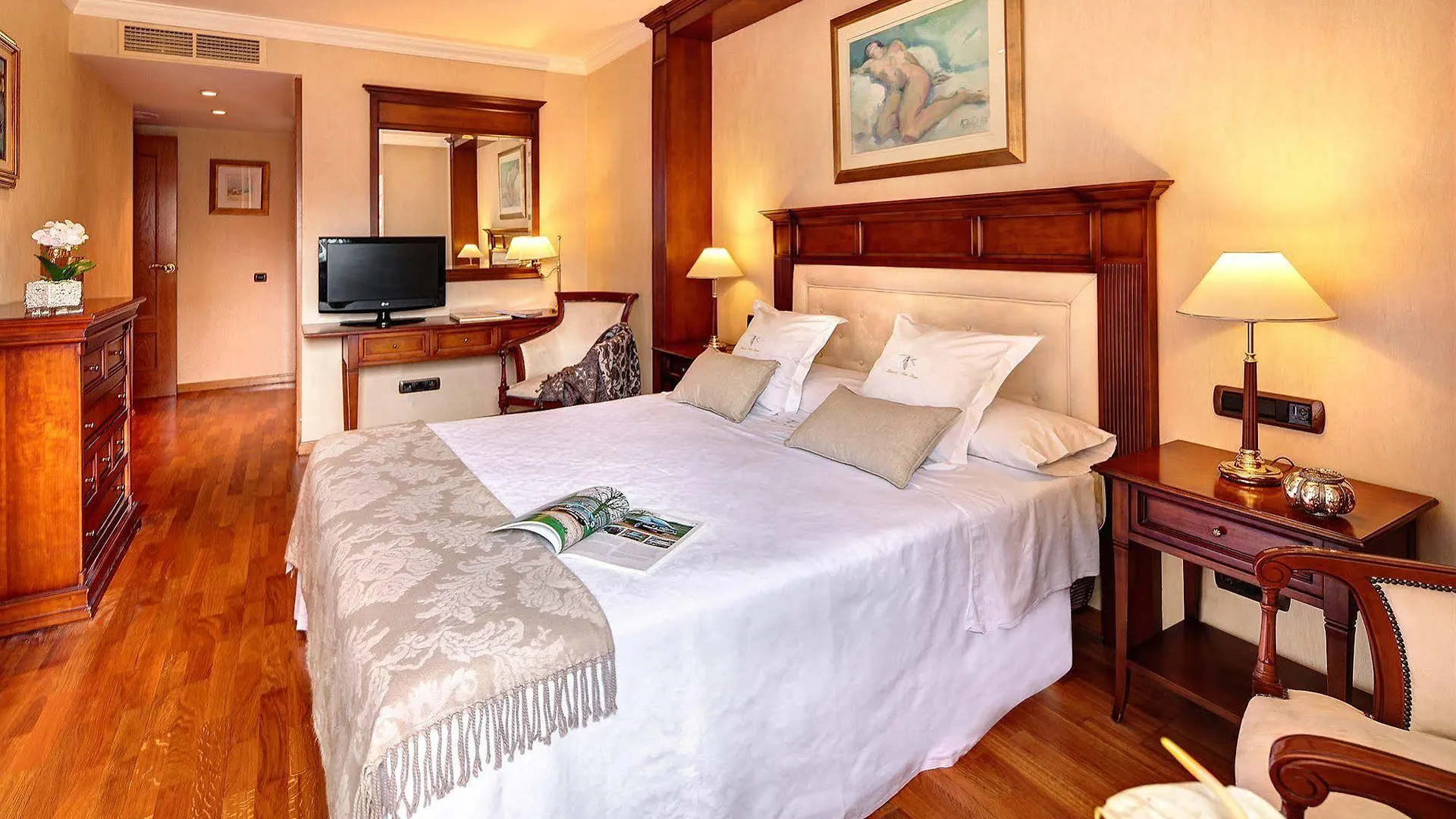 Apartaments-Hotel Hispanos 7 Suiza Barcelona